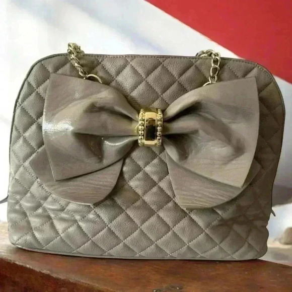 Betsy Johnson Shoulder Bag - Picture 1 of 5